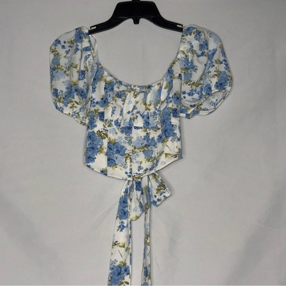 Blu Pepper Tops - Blu Pepper Blue White Floral Crop Top Size Small EUC